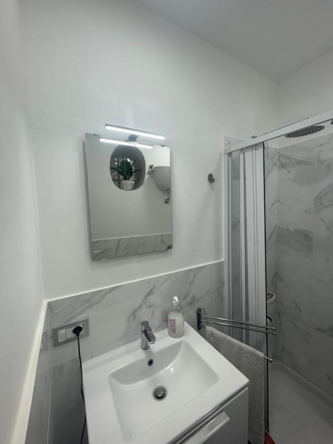 Casa Vacanze Qs 10 Nápoles Exterior foto