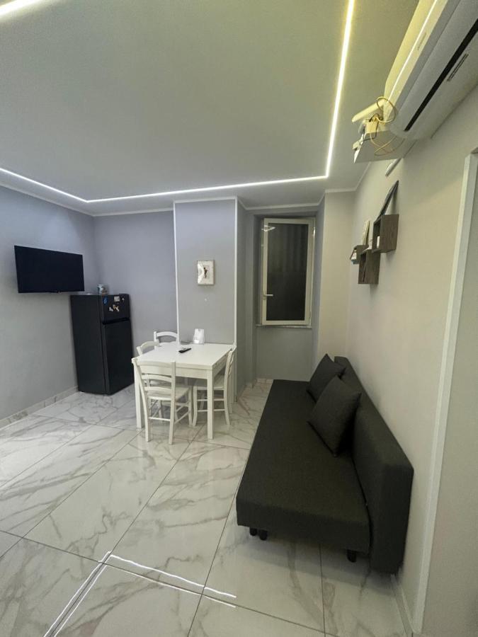 Casa Vacanze Qs 10 Nápoles Exterior foto