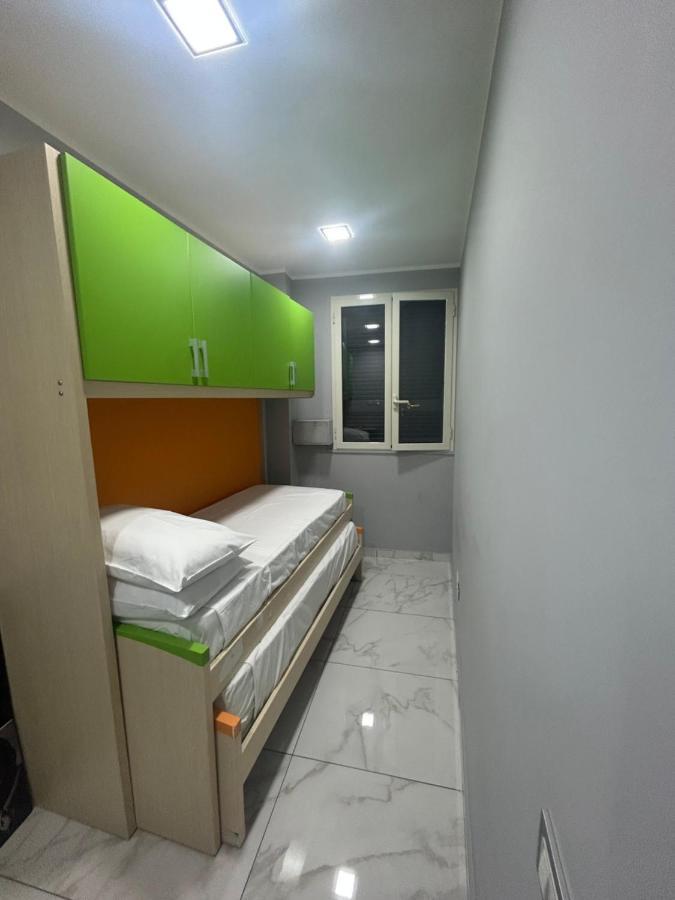Casa Vacanze Qs 10 Nápoles Exterior foto